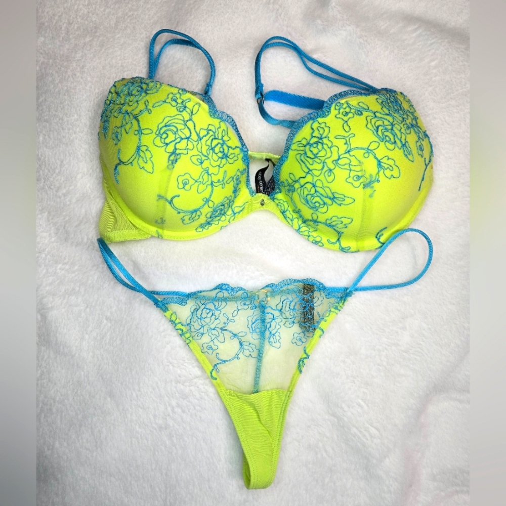 Bra and panty set 34B/small Neon green and blue trim, lace